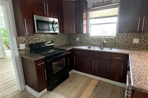 Casa en alquiler en Dania Beach, Florida, 3 dormitorios, 103.86 m2 № 1946257 - foto 10