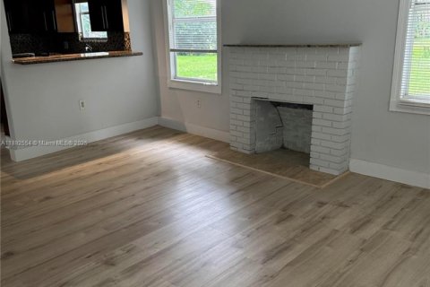 Casa en alquiler en Dania Beach, Florida, 3 dormitorios, 103.86 m2 № 1946257 - foto 6