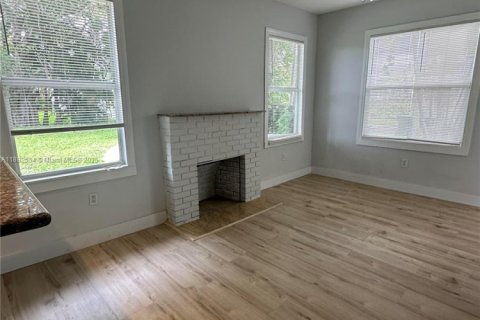 Casa en alquiler en Dania Beach, Florida, 3 dormitorios, 103.86 m2 № 1946257 - foto 5