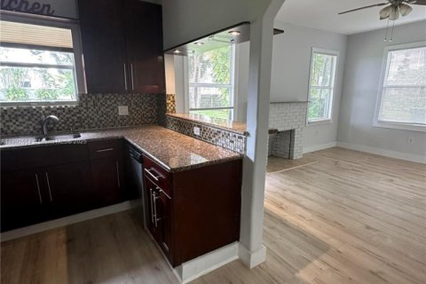 Casa en alquiler en Dania Beach, Florida, 3 dormitorios, 103.86 m2 № 1946257 - foto 9