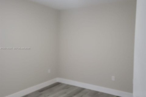 Villa ou maison à louer à Miami, Floride: 3 chambres, 167.22 m2 № 2076393 - photo 9