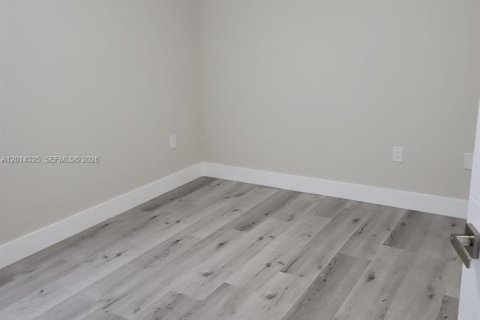 Villa ou maison à louer à Miami, Floride: 3 chambres, 167.22 m2 № 2076393 - photo 7