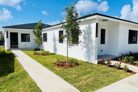 Villa ou maison à Miami, Floride 3 chambres, 167.22 m2 № 2076393