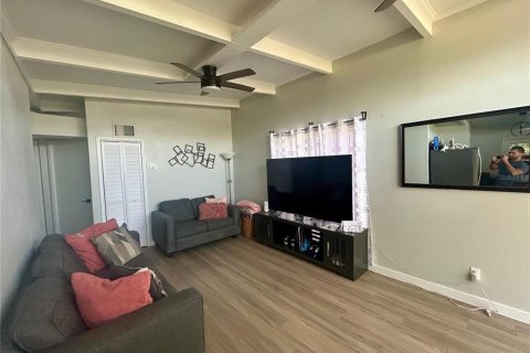 Villa ou maison à vendre à Tampa, Floride: 3 chambres, 82.5 m2 № 2354593 - photo 6