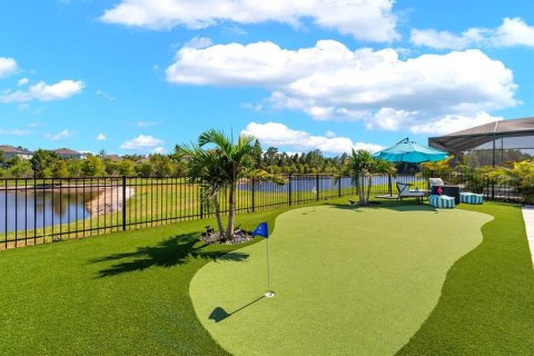 Villa ou maison à vendre à Land O' Lakes, Floride: 5 chambres, 315.5 m2 № 1873720 - photo 7