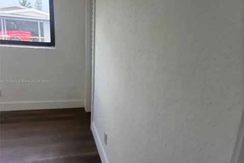House in Fort Lauderdale, Florida 3 bedrooms, 96.62 sq.m. № 1875664 - photo 8