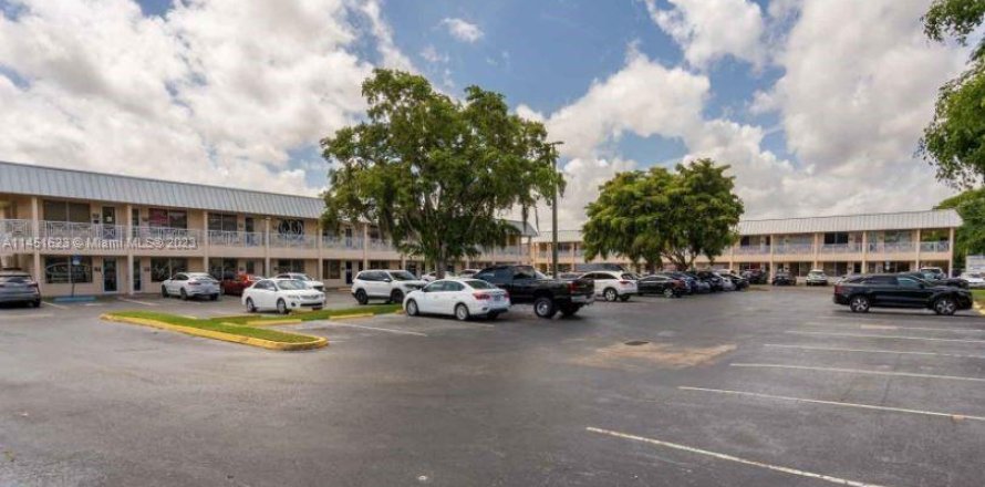 Oficina en Tamarac, Florida № 714463