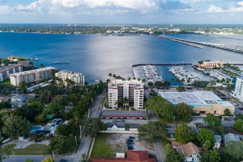 Condominio en venta en Bradenton, Florida, 2 dormitorios, 118.91 m2 № 1666517 - foto 3