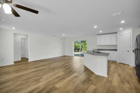Casa en venta en Palm Coast, Florida, 3 dormitorios, 135.82 m2 № 1785359 - foto 5