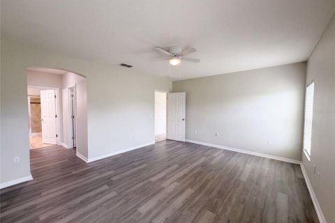 Villa ou maison à vendre à Kissimmee, Floride: 4 chambres, 202.9 m2 № 2354883 - photo 4