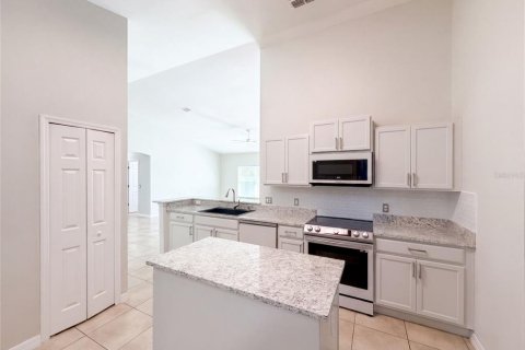 Villa ou maison à vendre à Kissimmee, Floride: 4 chambres, 202.9 m2 № 2354883 - photo 13