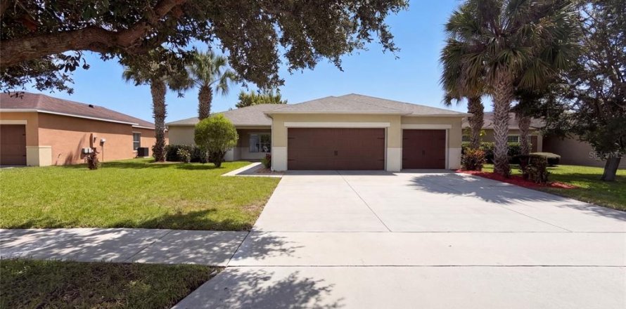 Villa ou maison à Kissimmee, Floride 4 chambres, 202.9 m2 № 2354883