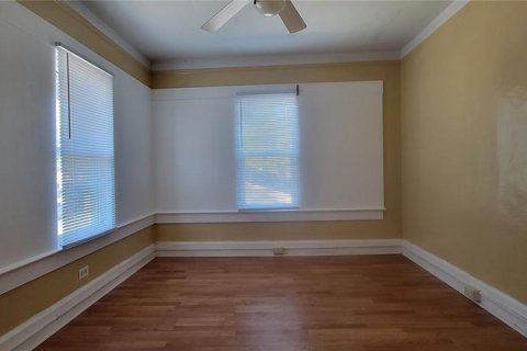 Propiedad comercial en venta en Saint Petersburg, Florida, 6 dormitorios, 243.59 m2 № 2111725 - foto 17