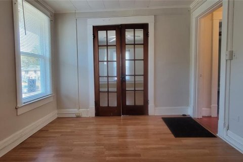 Propiedad comercial en venta en Saint Petersburg, Florida, 6 dormitorios, 243.59 m2 № 2111725 - foto 11