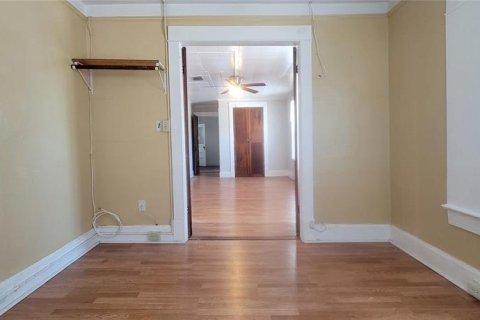 Propiedad comercial en venta en Saint Petersburg, Florida, 6 dormitorios, 243.59 m2 № 2111725 - foto 16