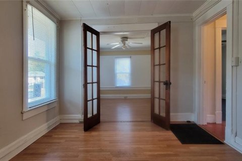 Propiedad comercial en venta en Saint Petersburg, Florida, 6 dormitorios, 243.59 m2 № 2111725 - foto 12