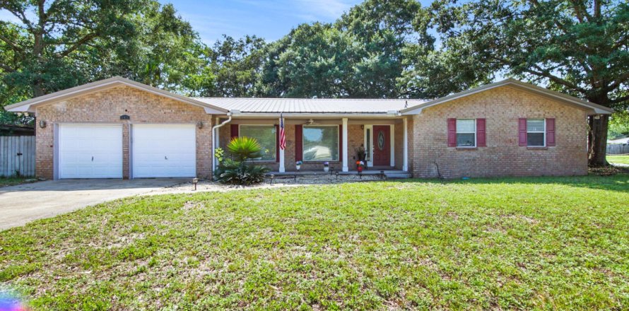 House in Mary Esther, Florida 3 bedrooms, 156.73 sq.m. № 590407