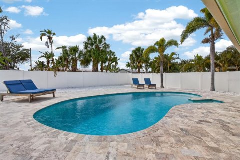 Villa ou maison à vendre à Saint Pete Beach, Floride: 2 chambres, 101.26 m2 № 2166860 - photo 13