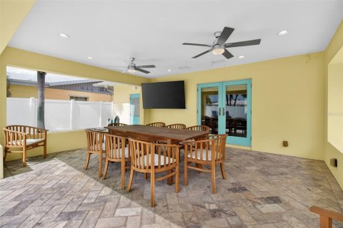 Villa ou maison à vendre à Saint Pete Beach, Floride: 2 chambres, 101.26 m2 № 2166860 - photo 10