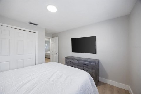 House in Dunedin, Florida 3 bedrooms, 158.86 sq.m. № 1751512 - photo 28