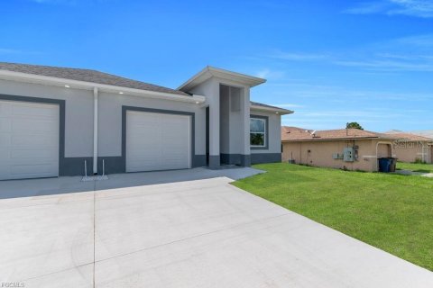 Propiedad comercial en venta en Lehigh Acres, Florida, 111.39 m2 № 2166651 - foto 24