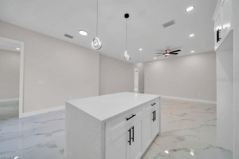 Propiedad comercial en venta en Lehigh Acres, Florida, 111.39 m2 № 2166651 - foto 29