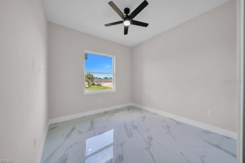 Propiedad comercial en venta en Lehigh Acres, Florida, 111.39 m2 № 2166651 - foto 17