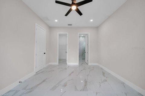 Propiedad comercial en venta en Lehigh Acres, Florida, 111.39 m2 № 2166651 - foto 10