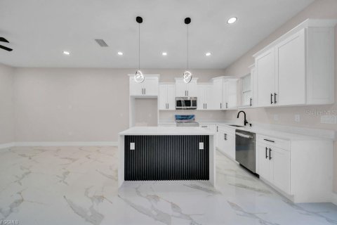 Propiedad comercial en venta en Lehigh Acres, Florida, 111.39 m2 № 2166651 - foto 27