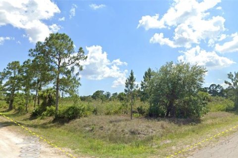 Land in Lehigh Acres, Florida № 1192588 - photo 1