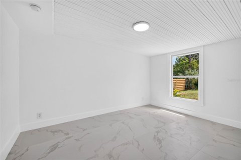 Villa ou maison à vendre à Port Charlotte, Floride: 4 chambres, 177.81 m2 № 2351612 - photo 30