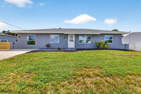 Villa ou maison à vendre à Port Charlotte, Floride: 4 chambres, 177.81 m2 № 2351612 - photo 3