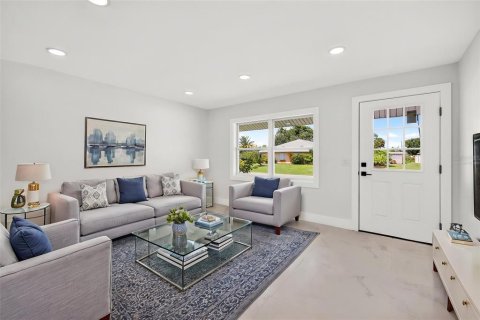 Villa ou maison à vendre à Port Charlotte, Floride: 4 chambres, 177.81 m2 № 2351612 - photo 6