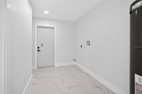 Villa ou maison à vendre à Port Charlotte, Floride: 4 chambres, 177.81 m2 № 2351612 - photo 27
