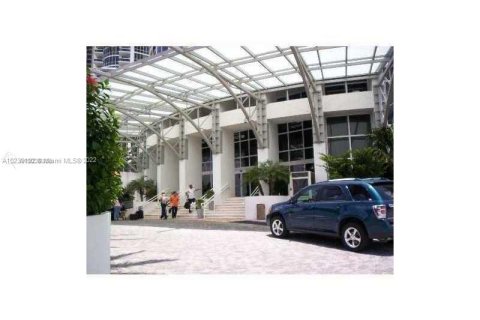 Condo in Sunny Isles Beach, Florida  № 1730041 - photo 3