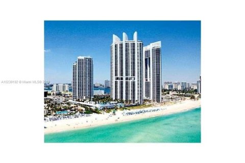 Condo in Sunny Isles Beach, Florida  № 1730041 - photo 1