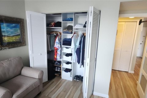 Condominio en venta en Hallandale Beach, Florida, 1 dormitorio, 74.14 m2 № 2057563 - foto 30