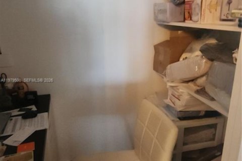 Condominio en venta en Hallandale Beach, Florida, 1 dormitorio, 74.14 m2 № 2057563 - foto 20