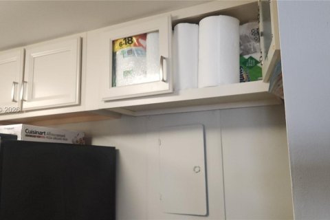 Condominio en venta en Hallandale Beach, Florida, 1 dormitorio, 74.14 m2 № 2057563 - foto 15