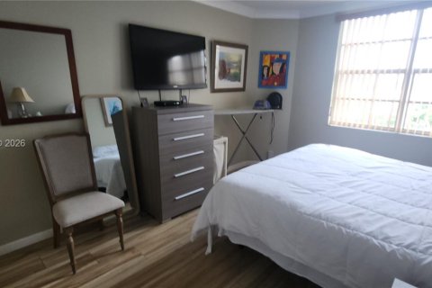 Condominio en venta en Hallandale Beach, Florida, 1 dormitorio, 74.14 m2 № 2057563 - foto 8