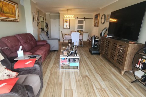Condominio en venta en Hallandale Beach, Florida, 1 dormitorio, 74.14 m2 № 2057563 - foto 19