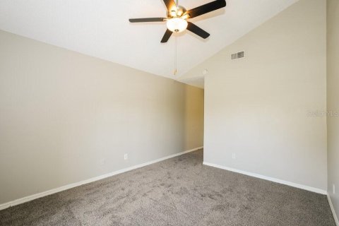 Villa ou maison à louer à Brandon, Floride: 3 chambres, 115.57 m2 № 2157265 - photo 11