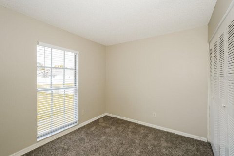 Villa ou maison à louer à Brandon, Floride: 3 chambres, 115.57 m2 № 2157265 - photo 14