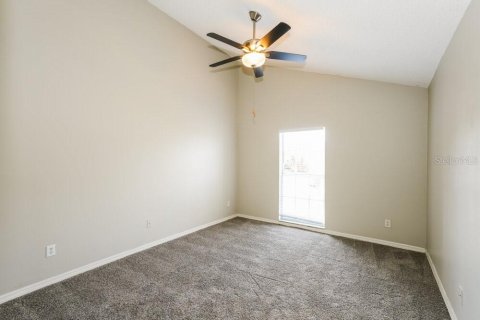 Villa ou maison à louer à Brandon, Floride: 3 chambres, 115.57 m2 № 2157265 - photo 10
