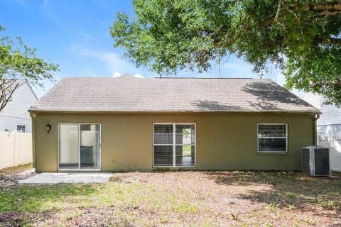Villa ou maison à louer à Brandon, Floride: 3 chambres, 115.57 m2 № 2157265 - photo 16