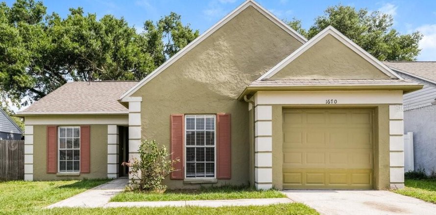 Villa ou maison à Brandon, Floride 3 chambres, 115.57 m2 № 2157265