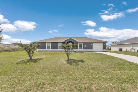 House in Ocala, Florida 3 bedrooms, 111.11 sq.m. № 1679848 - photo 2
