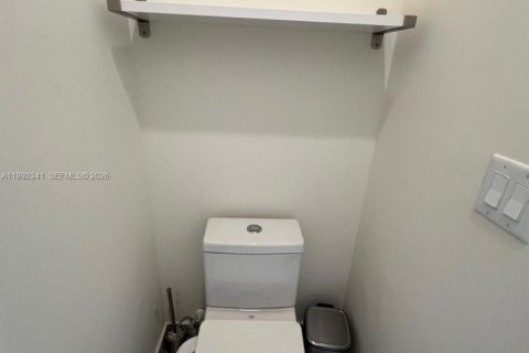 Adosado en alquiler en Doral, Florida, 3 dormitorios, 151.24 m2 № 2055354 - foto 16