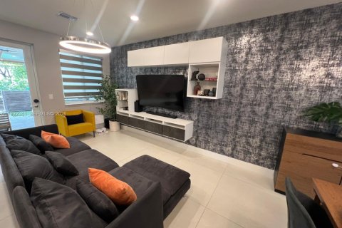 Adosado en alquiler en Doral, Florida, 3 dormitorios, 151.24 m2 № 2055354 - foto 8