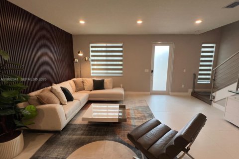 Adosado en alquiler en Doral, Florida, 3 dormitorios, 151.24 m2 № 2055354 - foto 4